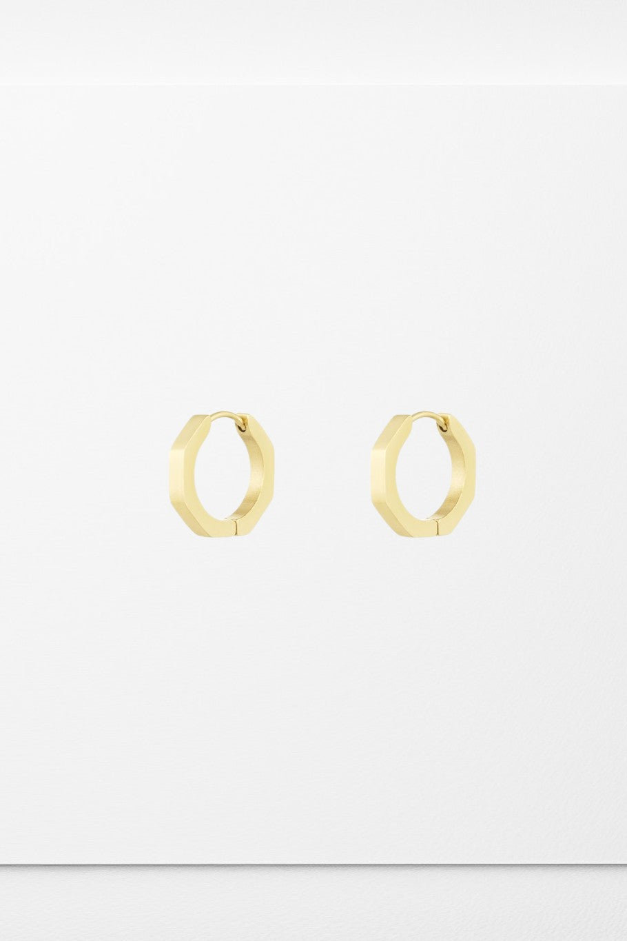 Geometriske forgyldte hoops. Rå og elegant fra SpohrCopenhagen